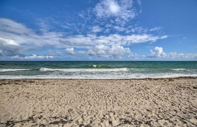 Ft Lauderdale Oceanfront Resort Condo W/ Views! 1 Bedroom Apts by RedAwning - Foto 32