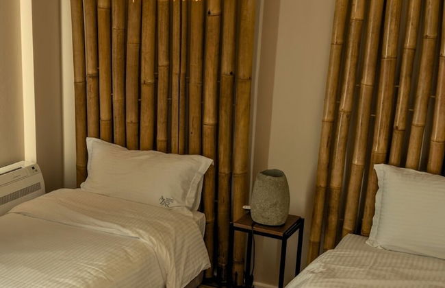 AZAR LUXURY SUITES - Photo 33
