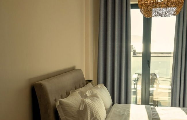 AZAR LUXURY SUITES - Photo 34