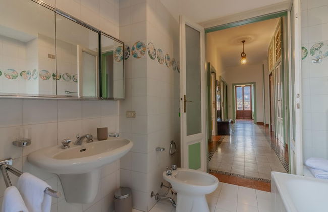 Family Villa With Stunning Lake View by Wonderful Italy - Foto 52