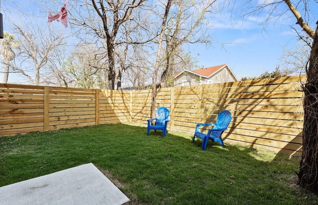 Brand New! Relax at 3br/2ba Apt. Near City Center - Photo 13