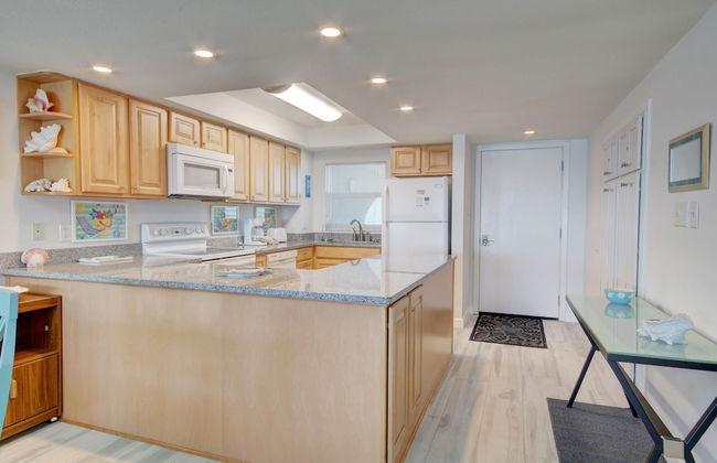 363 El Matador 2 Bedroom Condo by RedAwning - Photo 7