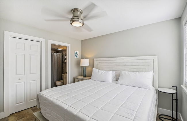 Southbay 55 is 2 Bedroom on the lake with short walk to beach by RedAwning - Photo 3