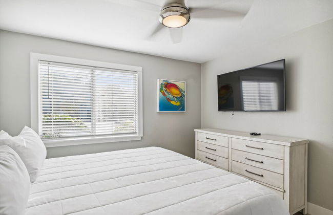 Southbay 55 is 2 Bedroom on the lake with short walk to beach by RedAwning - Photo 5