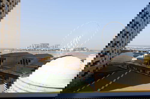 Foto 11 - Stylish 1BR with Serene Sea View