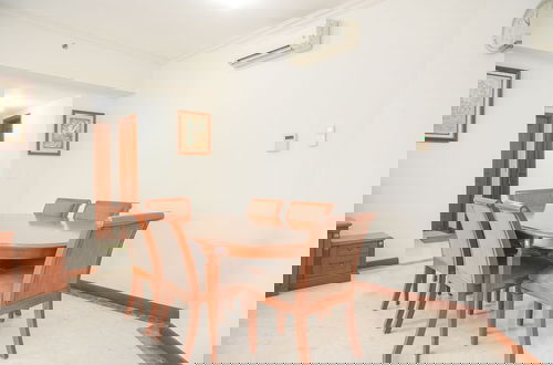 Foto 12 - Homey And Cozy Stay 2Br Puri Casablanca Apartment