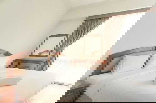 Foto 7 - Homey And Cozy Stay 2Br Puri Casablanca Apartment
