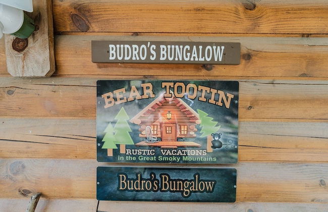 Budro's Bungalow 2 Bedroom Cabin by RedAwning - Foto 41