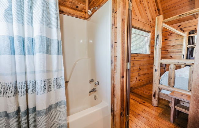Budro's Bungalow 2 Bedroom Cabin by RedAwning - Foto 24