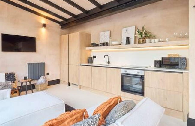 Host Stay Faversham Studio - Photo 2