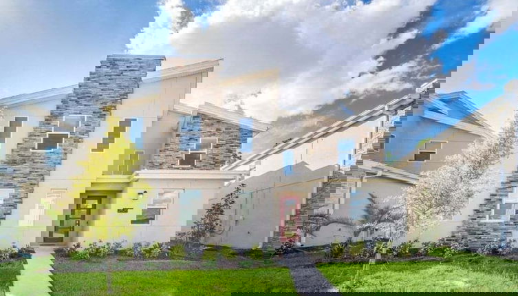 Foto 1 - 9 Bed Storey Lake Villa Pictures Coming Soon 9 Bedroom Home by RedAwning