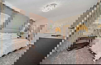 Foto 2 - 9 Bed Storey Lake Villa Pictures Coming Soon 9 Bedroom Home by RedAwning