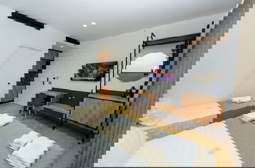 Photo 2 - Kevin's Aparthotel