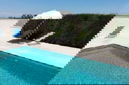 Foto 28 - Peaceful Holiday Home in Sant Pere Pescador With Swimming Pool