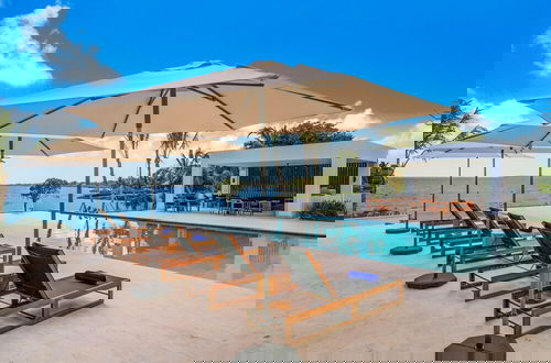 Foto 5 - Luxurious 12-bedroom Oceanfront Villa With Private Chef Butler Private Beach in Casa de Campo Resort