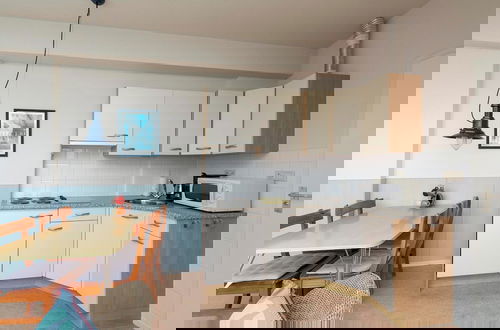 Photo 4 - Luxury Apartment With Garden