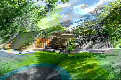 Foto 27 - Astonishing Bungalow With Balcony