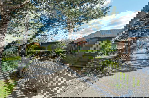 Foto 18 - Attractive Holiday Home Close to Beach