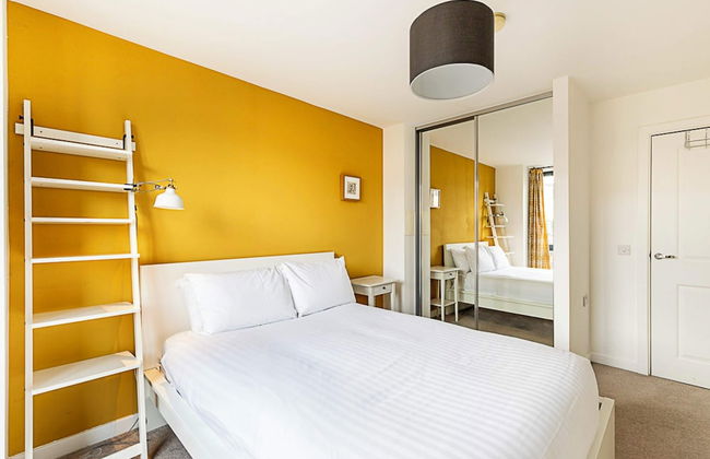 Stylish East London Apartment - Photo 5