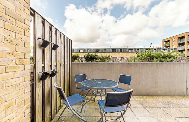Stylish East London Apartment - Photo 20