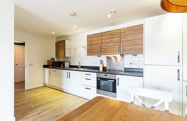 Stylish East London Apartment - Photo 8