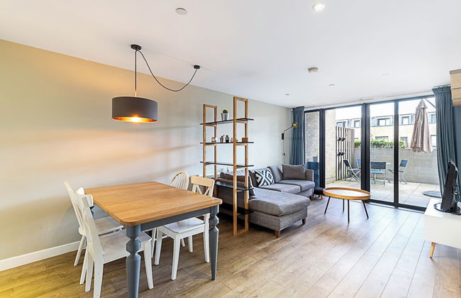 Stylish East London Apartment - Photo 19