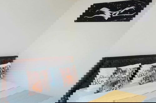 Photo 2 - Lux Suites Chapell Hill Apartments