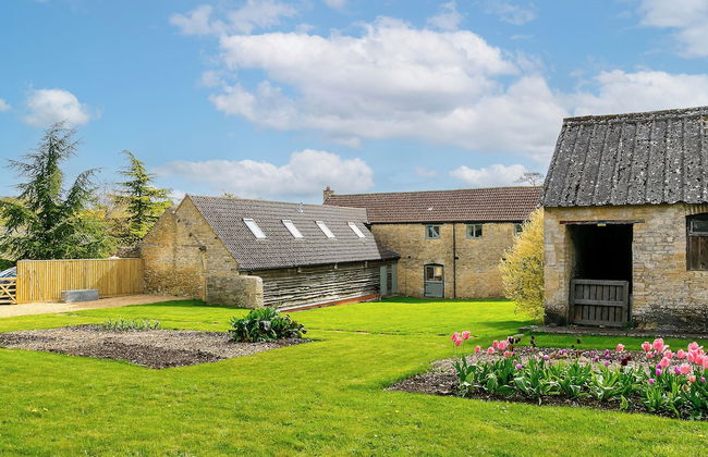 Stunning Barn Conversion - Rural Setting - Photo 21