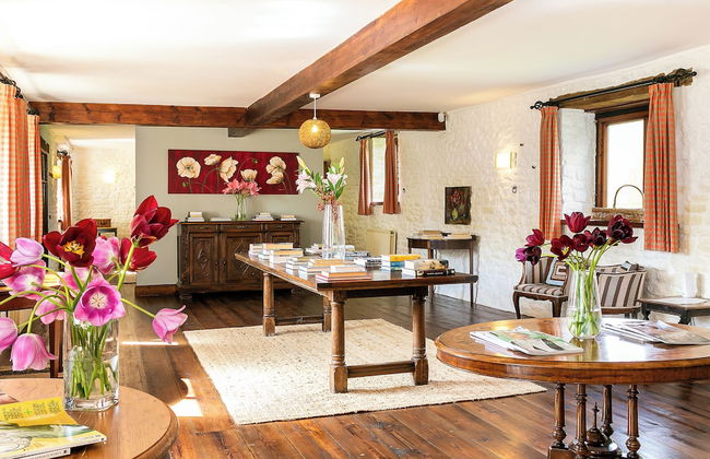 Stunning Barn Conversion - Rural Setting - Photo 14