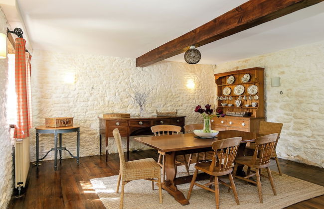 Stunning Barn Conversion - Rural Setting - Photo 13