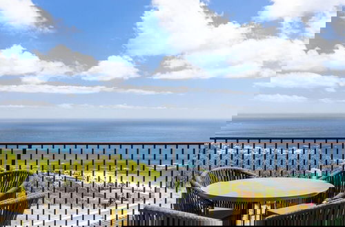 Foto 3 - Camps Bay Nest - Townhouse With Ocean Views