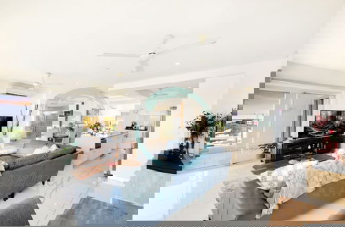 Photo 3 - Zen Skytower Harbourview -exclusive 3br Family Apt