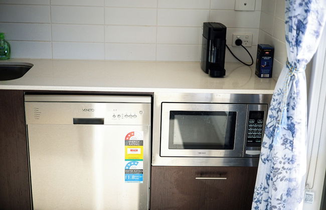 StayAU 5BR Lakefront Escape Point Cook - Photo 30