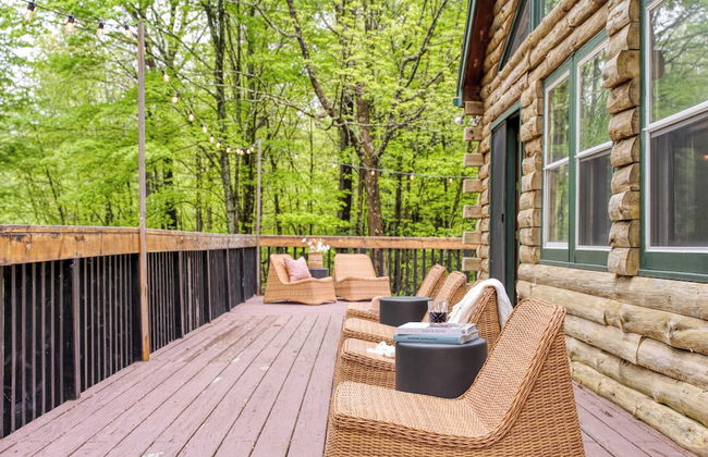 Half Moon by Avantstay 4BR Cabin w/ Large Deck & Yard w/ Patio & Outdoor Dining - Photo 35