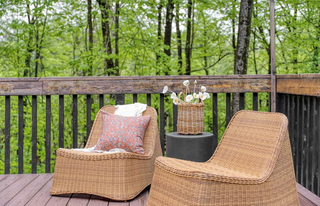 Half Moon by Avantstay 4BR Cabin w/ Large Deck & Yard w/ Patio & Outdoor Dining - Photo 31