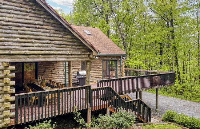 Half Moon by Avantstay 4BR Cabin w/ Large Deck & Yard w/ Patio & Outdoor Dining - Photo 32