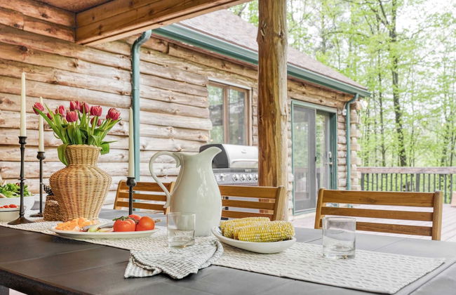 Half Moon by Avantstay 4BR Cabin w/ Large Deck & Yard w/ Patio & Outdoor Dining - Photo 22