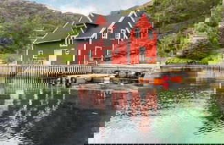 Foto 1 - 6 Person Holiday Home in Hardbakke