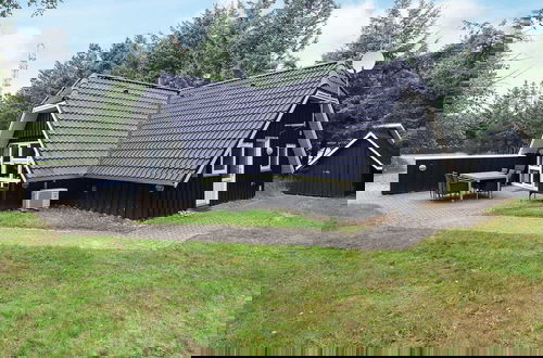 Foto 1 - 8 Person Holiday Home in Blavand
