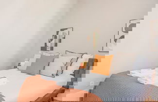 Photo 3 - Liiiving in Porto - Art Design Apartment