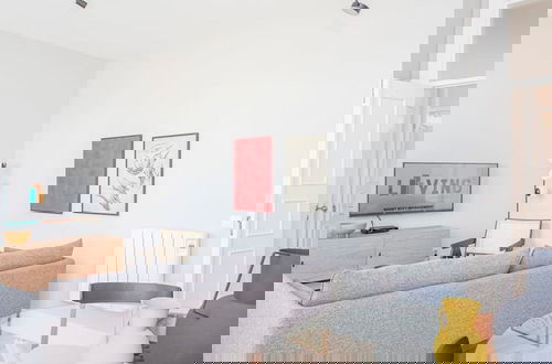 Photo 24 - Liiiving in Porto - Art Design Apartment