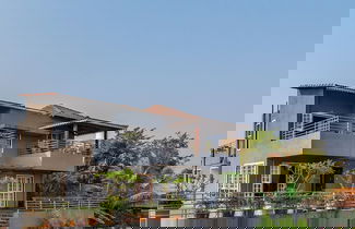 Foto 1 - CosmicStays GreyStone Villa Mountain View & Dam