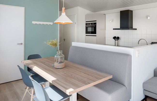 Comfortable Lodge in a Holiday Park - Photo 16