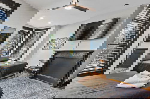 Foto 26 - Spacious Exclusive DC Logan Circle Townhouse