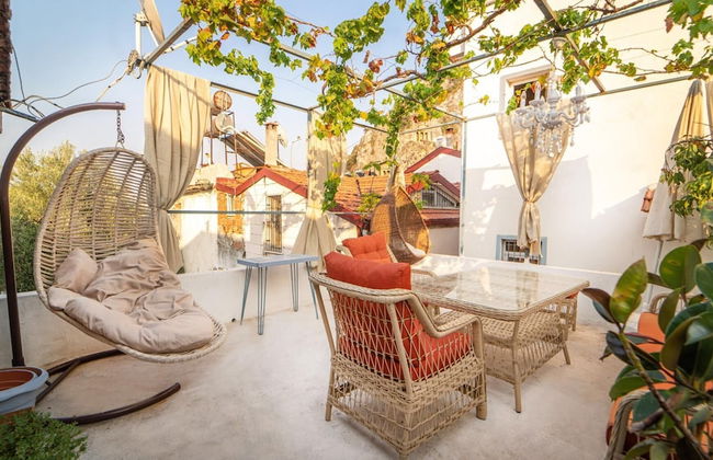 Cozy Oasis With Lovely Backyard in Fethiye - Photo 19