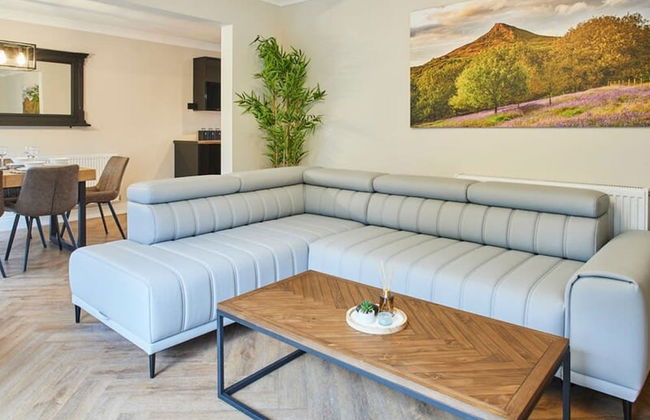 Host Stay Roseberry Topping Townhouse - Photo 1