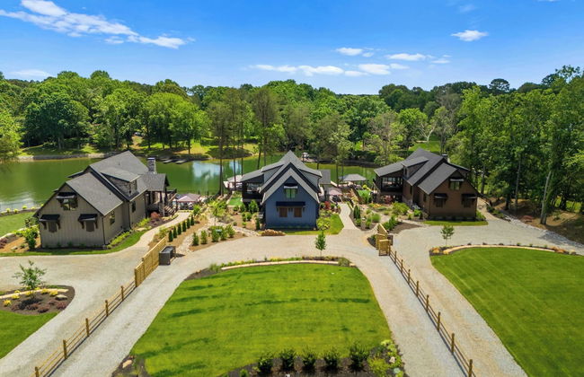 Blue Heron & Gray Fox by Avantstay 2 Lakefront Homes, Sleeps 44 Pool, Dock, Theater - Photo 75