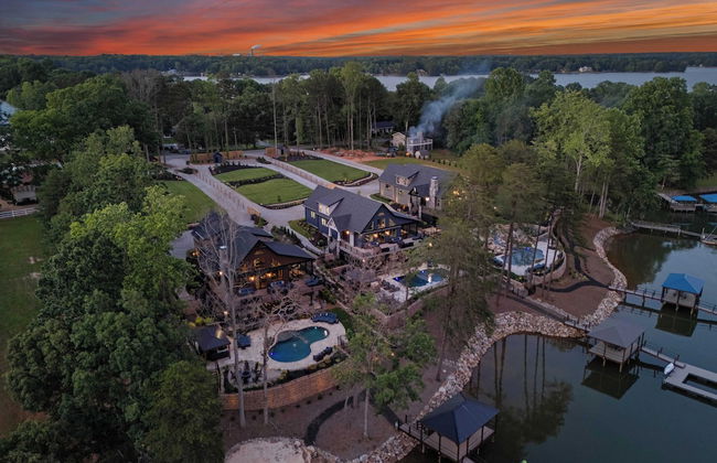 Blue Heron by Avantstay Lakefront, Dock, Pool, Theater Sleeps 22 - Photo 72