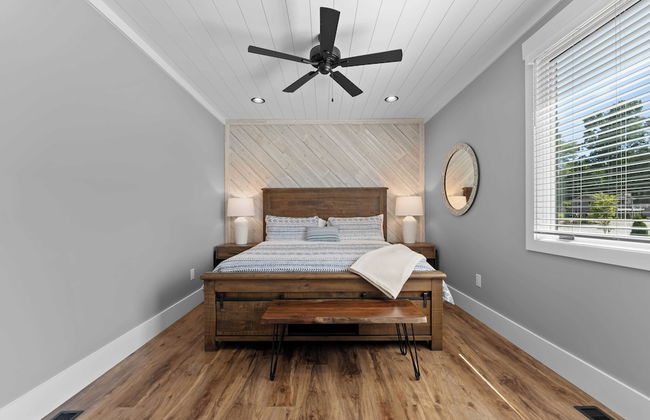 Blue Heron by Avantstay Lakefront, Dock, Pool, Theater Sleeps 22 - Photo 35