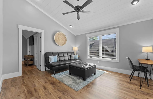 Blue Heron by Avantstay Lakefront, Dock, Pool, Theater Sleeps 22 - Photo 32